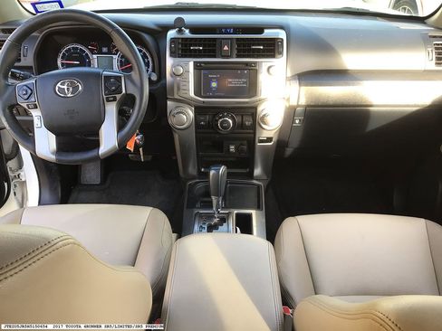 Used 2017 Toyota 4Runner SR5 Premium image 10