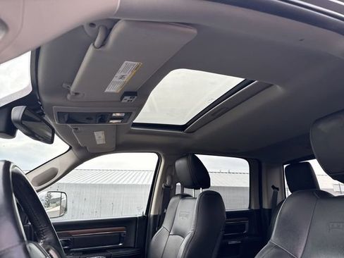 Used 2015 RAM 1500 Laramie w/ Convenience Group image 24