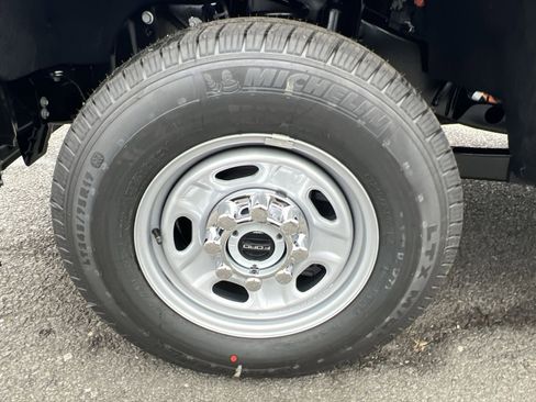 New 2026 Ford F250 XL w/ XL Chrome Package image 12