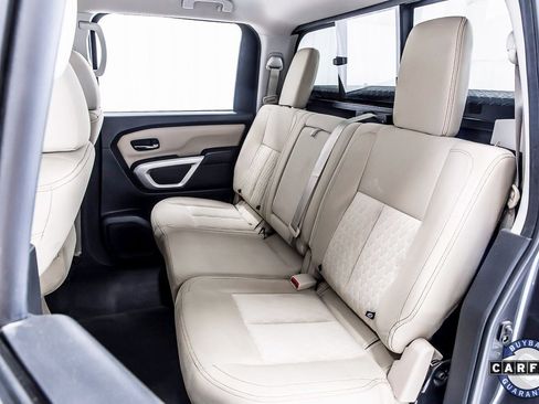 Used 2017 Nissan Titan SV image 33