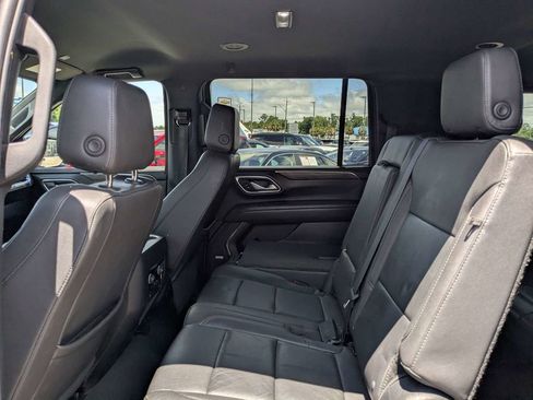 Used 2023 Chevrolet Suburban LT RWD image 14