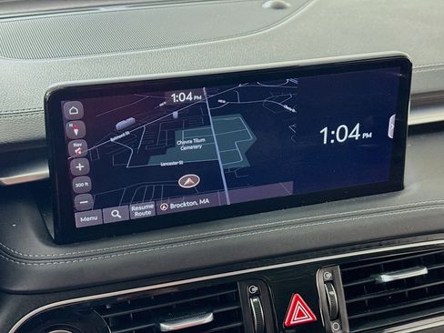 Used 2022 Genesis G70 2.0T image 2