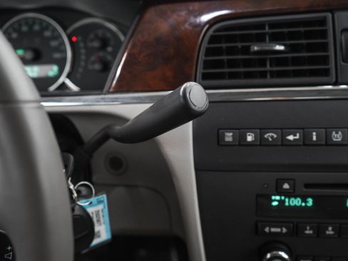 Used 2009 Buick LaCrosse CXL w/ Driver Confidence Package FWD image 23