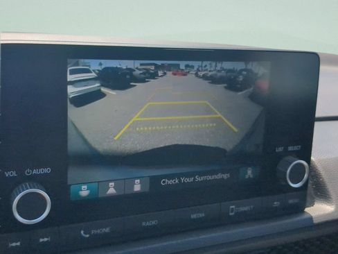 Used 2025 Honda CR-V EX image 23