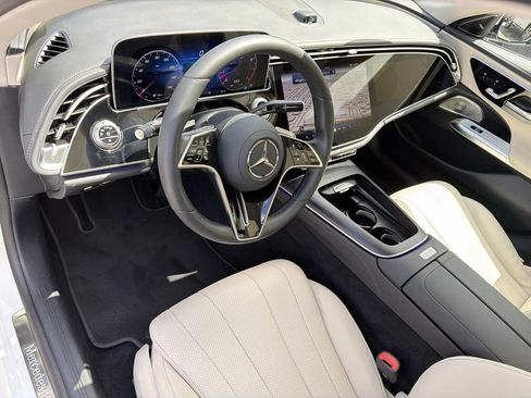 Used 2025 Mercedes-Benz E 350 4MATIC Sedan image 18