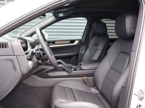 New 2026 Porsche Cayenne Coupe AWD/4WD image 5