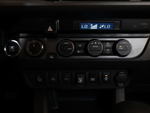 Used 2023 Toyota Tacoma TRD Sport w/ Advanced Technology Package AWD/4WD image 33