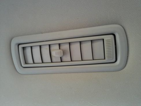 Used 2021 Toyota Highlander XLE image 35