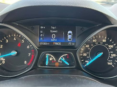 Used 2018 Ford Escape SE w/ SE Sport Appearance Package AWD/4WD image 2