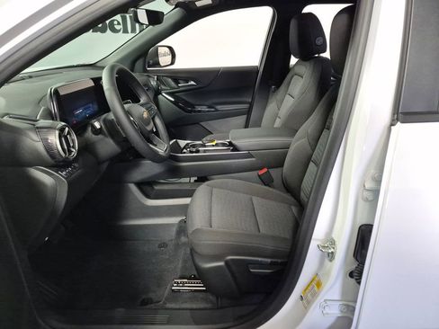 New 2026 Chevrolet Equinox LT image 9