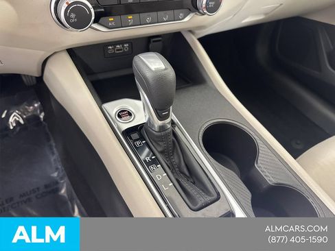 Used 2025 Nissan Altima 2.5 SV FWD image 33