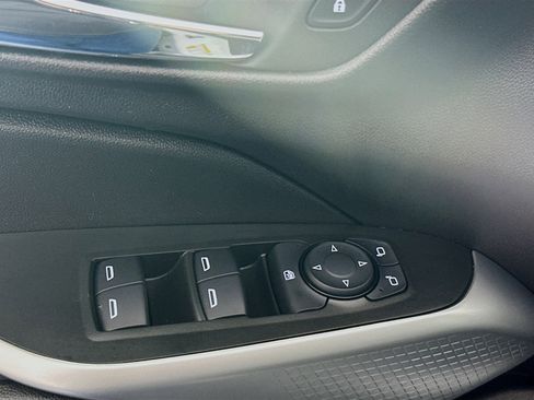 Used 2025 Chevrolet Trax LS image 15