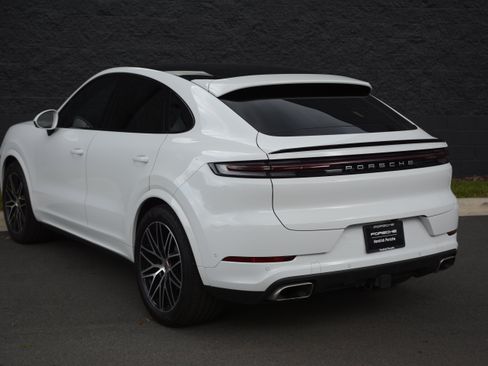 Certified 2026 Porsche Cayenne Coupe AWD/4WD image 3