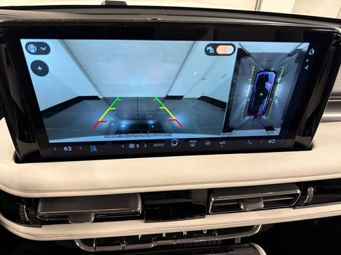 Used 2026 Lincoln Aviator AWD image 12