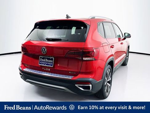 Used 2023 Volkswagen Taos SE w/ Panoramic Sunroof Package AWD/4WD image 9