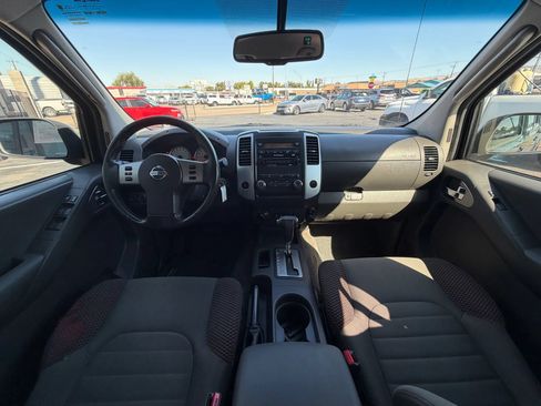 Used 2011 Nissan Frontier PRO-4X AWD/4WD image 21