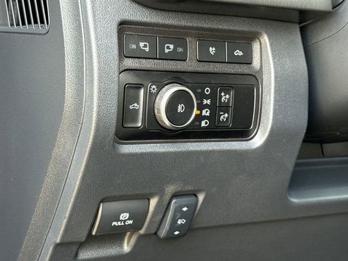 Used 2024 Ford F350 Platinum w/ Tremor Off-Road Package AWD/4WD image 23