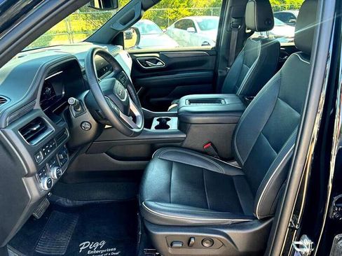 Used 2022 GMC Yukon SLT w/ SLT Luxury Package image 16