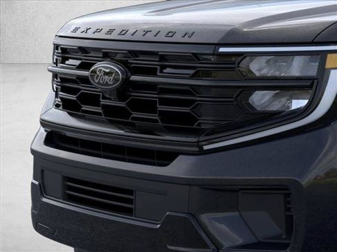 New 2026 Ford Expedition Platinum w/ Stealth Appearance Package AWD/4WD image 17