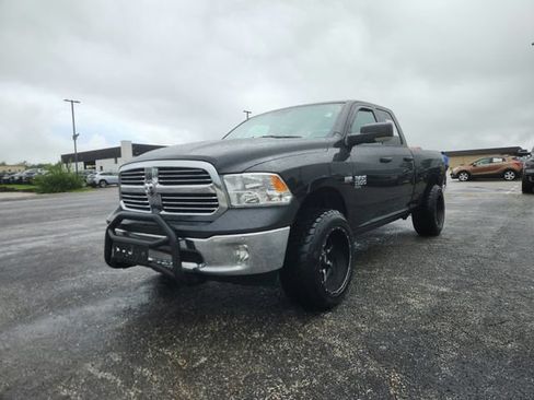Used 2019 RAM 1500 Classic SLT w/ SLT Plus D←cor Group AWD/4WD image 7