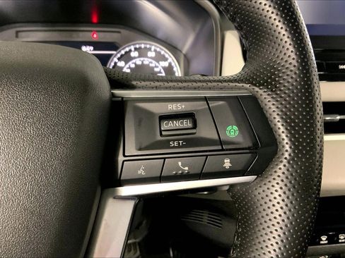 Used 2025 Mitsubishi Outlander SE image 19