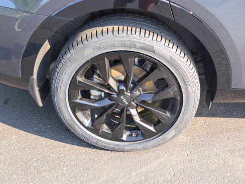 Used 2023 Kia Sorento SX image 5