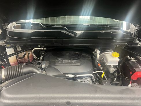 Used 2024 RAM 2500 Big Horn w/ Sport Appearance Package image 21