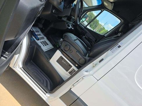 Used 2024 Mercedes-Benz Sprinter 2500 image 8