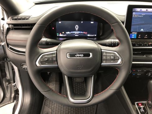 Certified 2024 Jeep Compass Trailhawk w/ Trailhawk Elite Group image 21