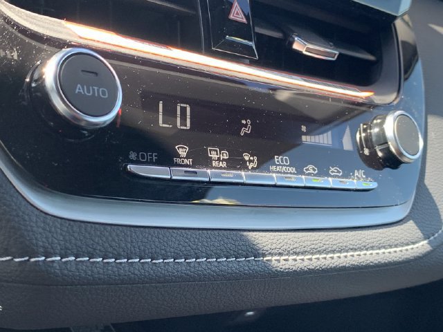 Used 2025 Toyota Corolla SE w/ SE Package FWD image 30