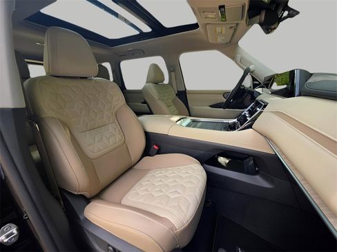 New 2026 Nissan Armada Platinum image 20