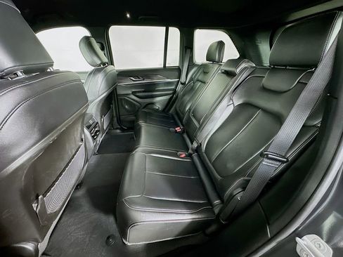 Certified 2025 Jeep Grand Cherokee Limited image 35