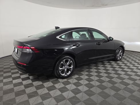 Used 2023 Honda Accord EX-L image 4
