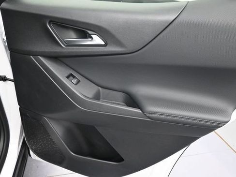 New 2026 Chevrolet Equinox LT w/ Convenience Package II FWD image 32