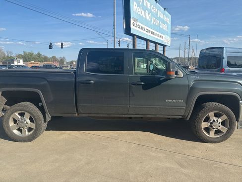 Used 2017 GMC Sierra 2500 SLE w/ HD SLE Preferred Plus Package image 5