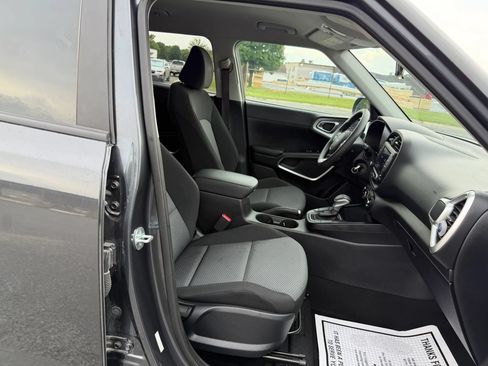 Used 2023 Kia Soul LX w/ Option Group 015 FWD image 14