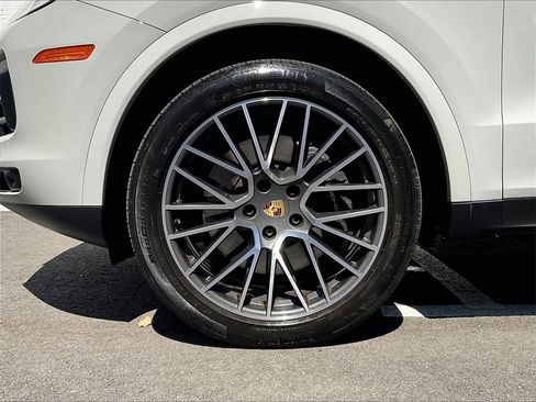 Certified 2023 Porsche Cayenne Coupe image 14