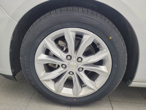 Used 2020 Chevrolet Malibu LT FWD image 31