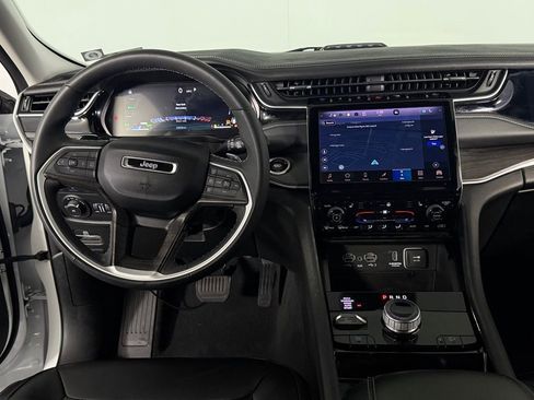 Used 2023 Jeep Grand Cherokee 4WD 4xe image 14