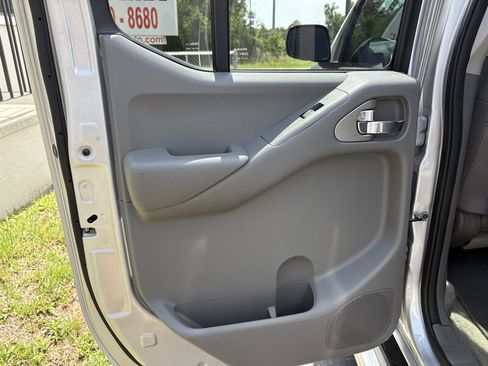 Used 2017 Nissan Frontier SV RWD image 24