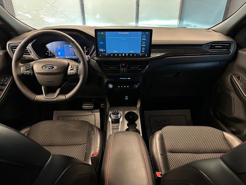 Used 2023 Ford Escape ST-Line w/ Tech Pack #1 AWD/4WD image 9