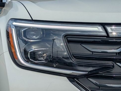 New 2026 Volkswagen Atlas Cross Sport SEL R-Line image 10