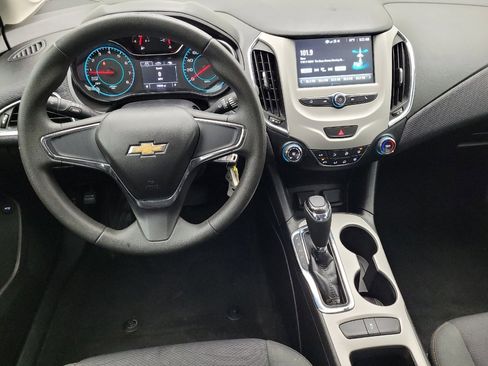 Used 2018 Chevrolet Cruze LS image 22