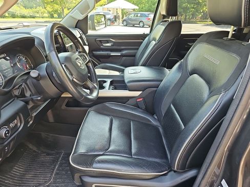 Used 2022 RAM 1500 Laramie AWD/4WD image 18