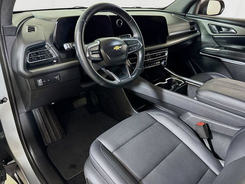 Certified 2025 Chevrolet Traverse LT FWD image 7