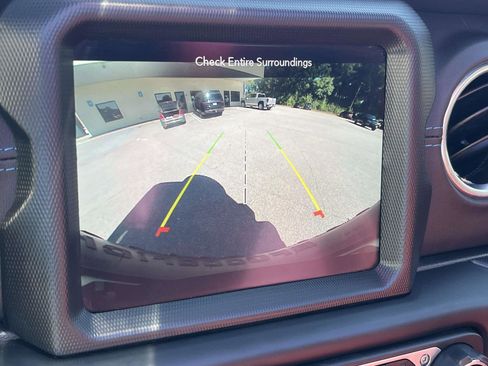 Used 2022 Jeep Wrangler Unlimited Rubicon 4xe image 7