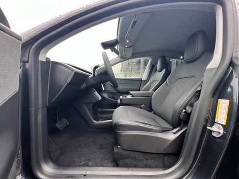 Used 2026 Tesla Model Y 2WD image 14