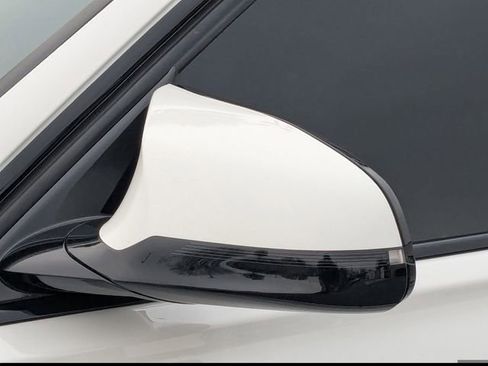 Used 2018 BMW M3 RWD image 12