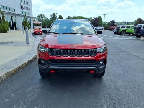 Used 2026 Jeep Compass Trailhawk AWD/4WD image 3