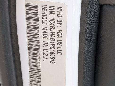 Certified 2024 Jeep Grand Cherokee Altitude AWD/4WD image 34